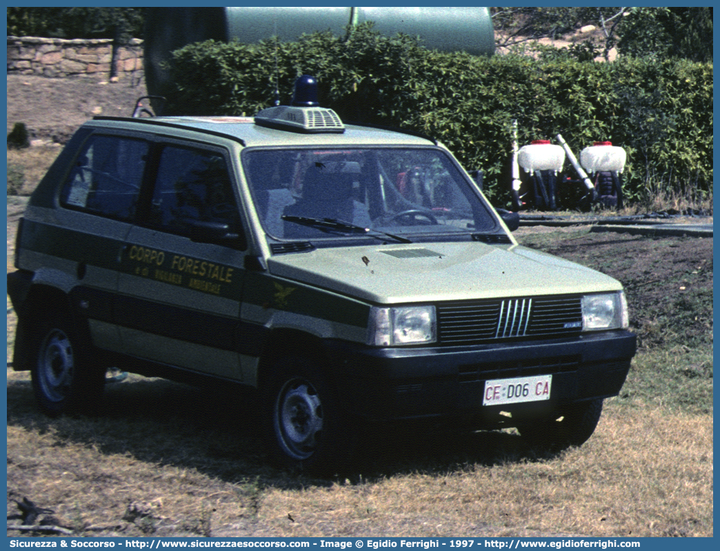 CFva D06 CA
Corpo Forestale
e di Vigilanza Ambientale
Regione Sardegna
Fiat Panda 4x4 II serie
Parole chiave: CFVA;C.F.V.A.;CF;C.F.;VA;V.A.;Corpo;Forestale;Vigilanza;Ambientale;Sardegna;Fiat;Panda;4x4