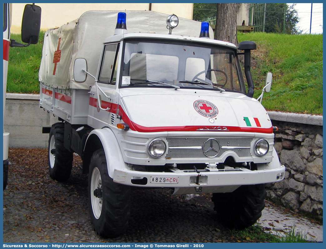 CRI A829
Croce Rossa Italiana
Servizio Emergenze
Mercedes Benz Unimog U406
Parole chiave: CRI;C.R.I.;Croce;Rossa;Italiana;Servizio;Emergenze;Mercedes;Benz;Unimog;U406