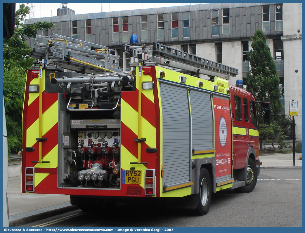 DPL1108
United Kingdom of Great Britain and Northern Ireland
London Fire Brigade
Dual Purpose Ladder
Mercedes Benz Atego 1325 II generation
Parole chiave: United;Kingdom;Great;Britain;Northern;Ireland;London;Fire;Brigade;Mercedes;Benz;Atego;1325;DPL;Dual;Purpose;Ladder