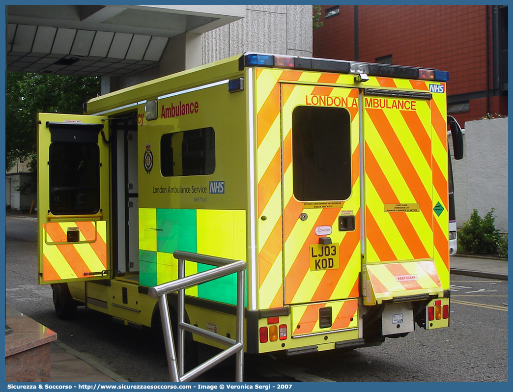 6788
United Kingdom of Great Britain and Northern Ireland
London Ambulance Service
Mercedes Benz Sprinter I generation facelift
Conversion by UV Modular
Parole chiave: United;Kingdom;Great;Britain;Northern;Ireland;London;Ambulance;Service;Mercedes Benz;Sprinter