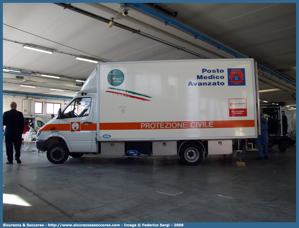 -
Associazione Nazionale Alpini
Squadra Sanitaria
Mercedes Benz Sprinter 416 I serie restyling
Posto Medico Avanzato
Parole chiave: ANA;A.N.A.;Associazione;Nazionale;Alpini;Squadra;Sanitaria;Mercedes;Benz;Sprinter;416;Posto;Medico;Avanzato;PMA;P.M.A.