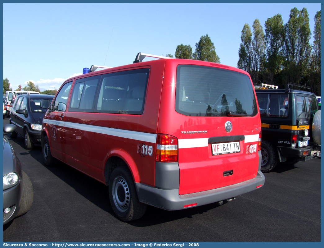 VF B41TN
Corpo Vigili del Fuoco Volontari Terlago
Volkswagen Transporter T5
Parole chiave: VF;V.F.;Vigili del Fuoco;Vigili;Fuoco;Corpo;Volontari;Terlago;Volkswagen;Transporter;T5