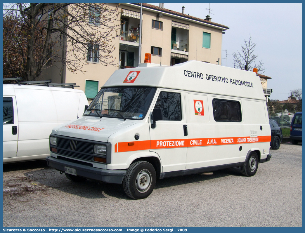 -
Associazione Nazionale Alpini
Squadra Trasmissioni
Fiat Ducato I serie
Centro Operativo Radiomobile
Parole chiave: ANA;A.N.A.;Associazione;Nazionale;Alpini;Squadra;Trasmissioni;Fiat;Ducato;Centro;Operativo;Radiomobile