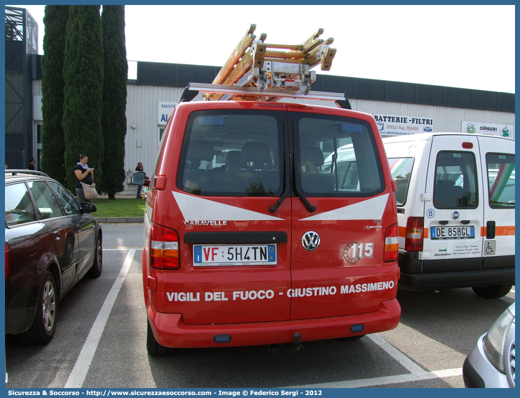 VF 5H4TN
Corpo Vigili del Fuoco Volontari Giustino e Massimeno
Volkswagen Transporter T5
Parole chiave: VF;V.F.;Vigili del Fuoco;Vigili;Fuoco;Corpo;Volontari;Giustino;Massimeno;Volkswagen;Transporter;T5