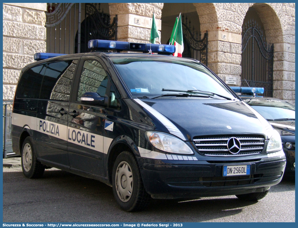 -
Polizia Locale
Comune di Vicenza
Mercedes Benz Classe V II serie
Parole chiave: Polizia;Locale;Municipale;Vicenza;Mercedes Benz;Viano