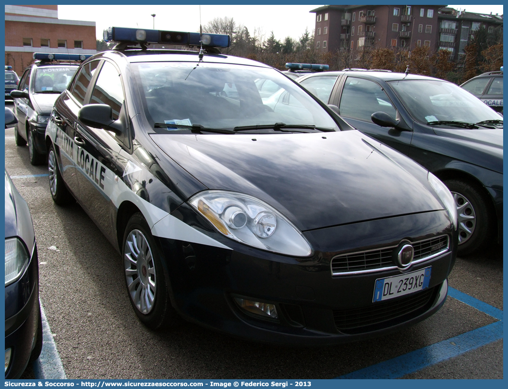 -
Polizia Locale
Comune di Rovigo
Fiat Nuova Bravo
Parole chiave: PL;P.L.;PM;P.M.;Polizia;Locale;Municipale;Rovigo;Fiat;Nuova;Bravo