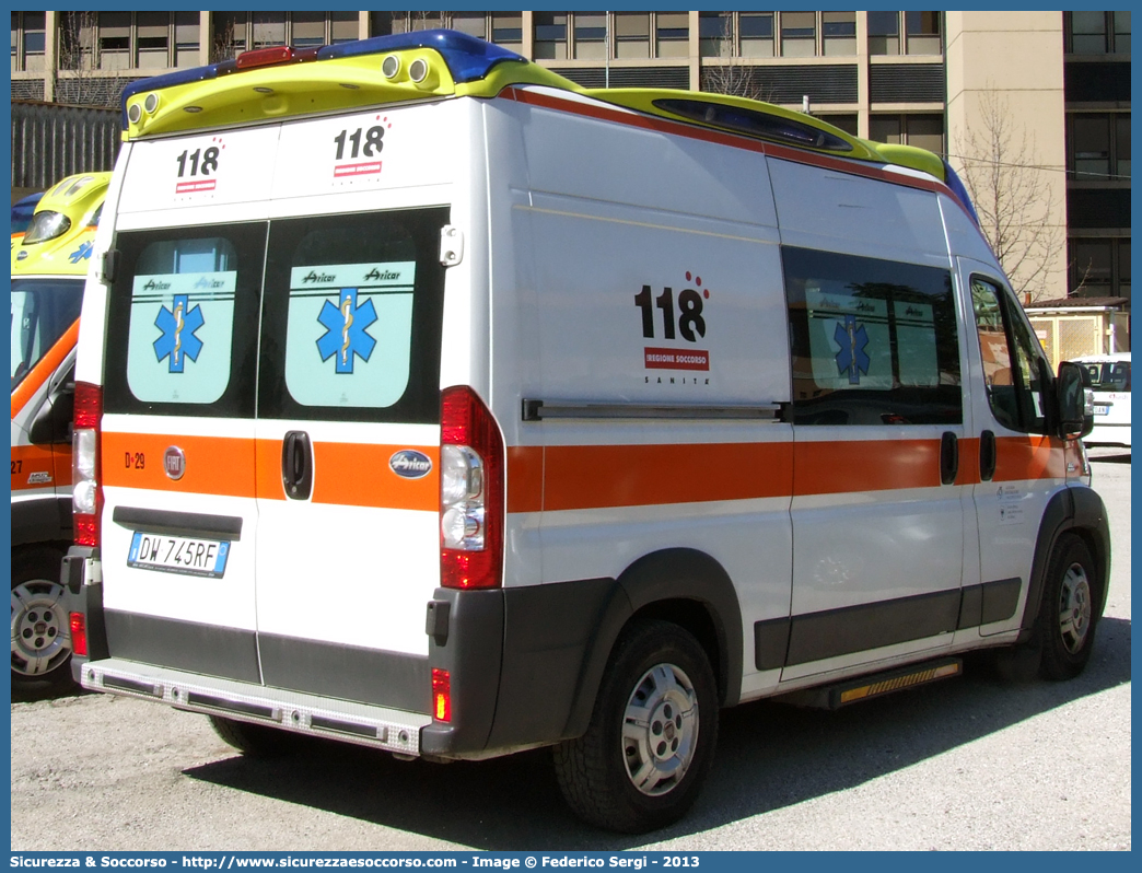 D29
118 Udine
Fiat Ducato III serie
Allestitore Aricar S.p.A.
Parole chiave: 118;Udine;Azienda;Ospedaliero;Ospedaliera;Universitaria;Santa;Maria;Misericordia;Ambulanza;Autoambulanza;Fiat;Ducato;X250;X 250;Aricar;D29;D 29;D.29