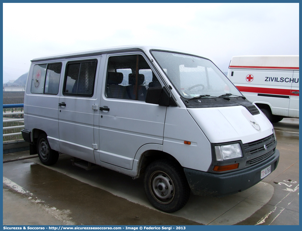 CRI A766B
Croce Rossa Italiana
Alto Adige - Südtirol
Renault Trafic II serie
Unità Cinofila - Hundestaffel
Parole chiave: CRI;C.R.I.;Croce Rossa Italiana;Cinofili;Unità;Cinofila;Cinofile;Soccorsi;Speciali;Renault;Trafic