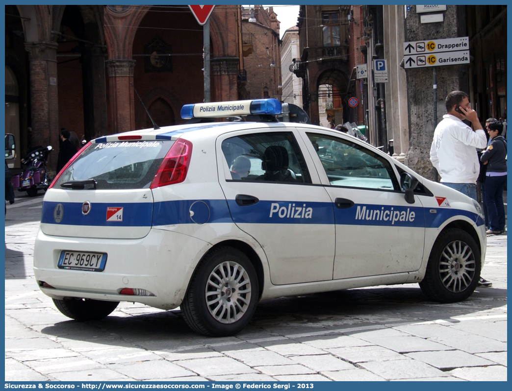 -
Polizia Municipale
Comune di Bologna
Fiat Grande Punto
Allestitore Focaccia Group S.r.l.
Parole chiave: PL;P.L.;PM;P.M.;Polizia;Municipale;Locale;Bologna;Fiat;Grande Punto;Focaccia