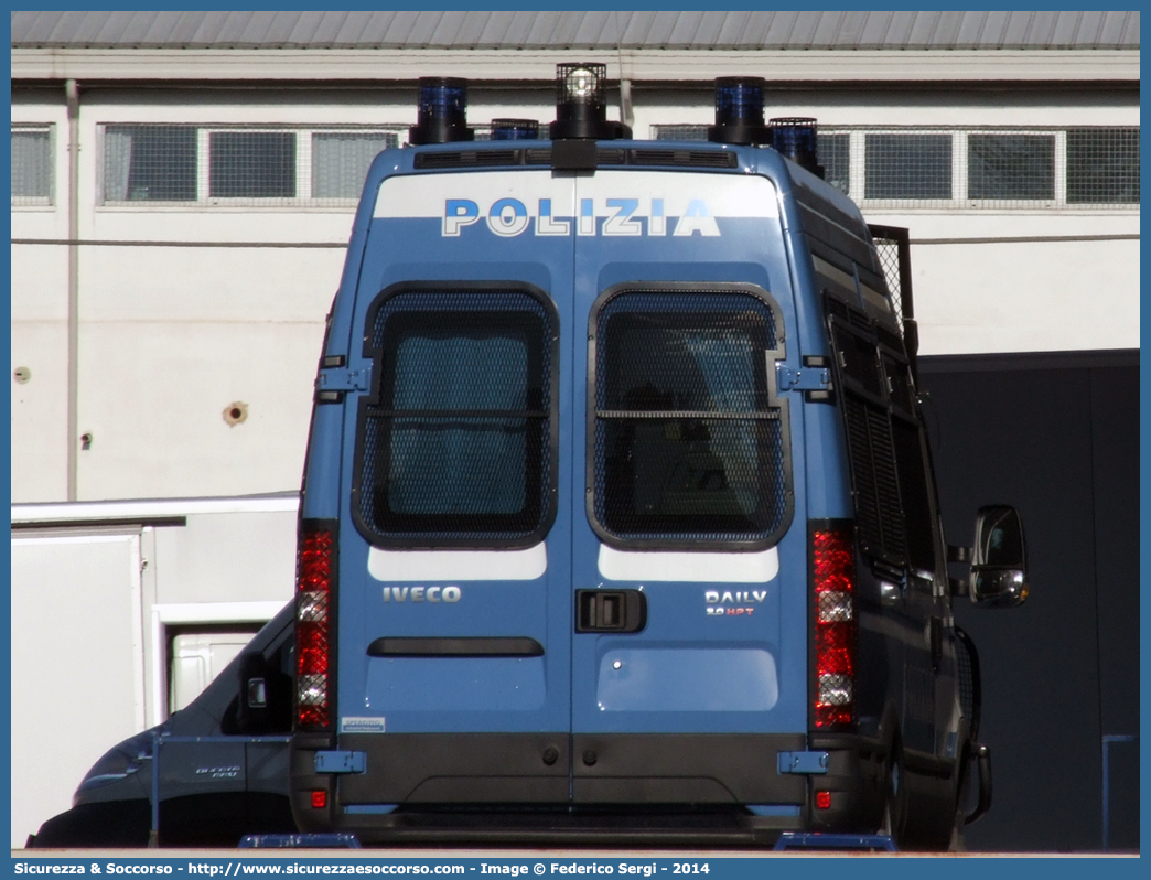 -
Polizia di Stato
Reparto Mobile
Iveco Daily 50C18 IV serie
Allestitore Sperotto S.p.A.
(prototipo a passo corto)
Parole chiave: PS;P.S.;Polizia;di;Stato;Reparto;Mobile;Ordine;Pubblico;Iveco;Daily;50C18;Sperotto