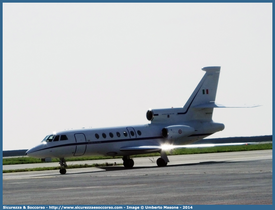 -
Aeronautica Militare Italiana
Dassault Falcon 900EX
Parole chiave: A.M.I.;AMI;Aeronautica;Militare;Italiana;Dassault;Falcon;900EX