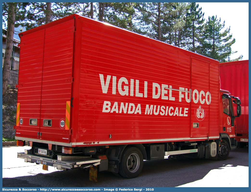 VF 24744
Corpo Nazionale Vigili del Fuoco
Banda Musicale
Iveco EuroCargo 65E14 II serie
Parole chiave: VVF;V.V.F.;Corpo;Nazionale;Vigili;del;Fuoco;Banda;Musicale;Iveco;EuroCargo;65E14