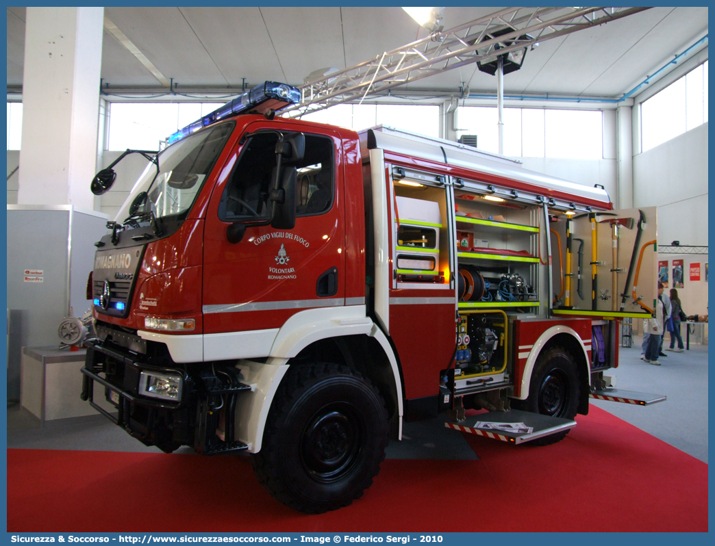 VF 9H5TN
Corpo Vigili del Fuoco Volontari Romagnano
Mercedes-Benz Unimog U20
Parole chiave: VF;V.F.;Vigili del Fuoco;Vigili;Fuoco;Volontari;Romagnano;Mercedes;Benz;Unimog;U20