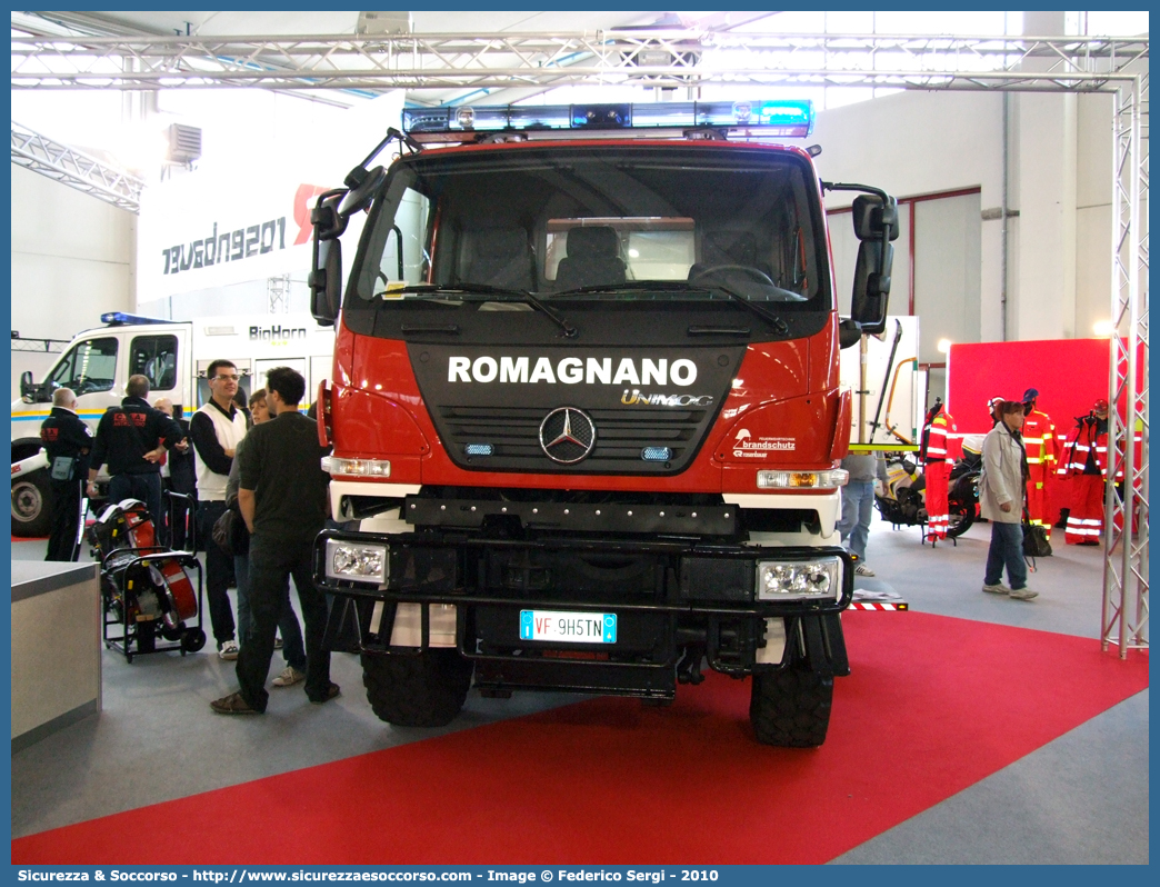 VF 9H5TN
Corpo Vigili del Fuoco Volontari Romagnano
Mercedes-Benz Unimog U20
Parole chiave: VF;V.F.;Vigili del Fuoco;Vigili;Fuoco;Volontari;Romagnano;Mercedes;Benz;Unimog;U20