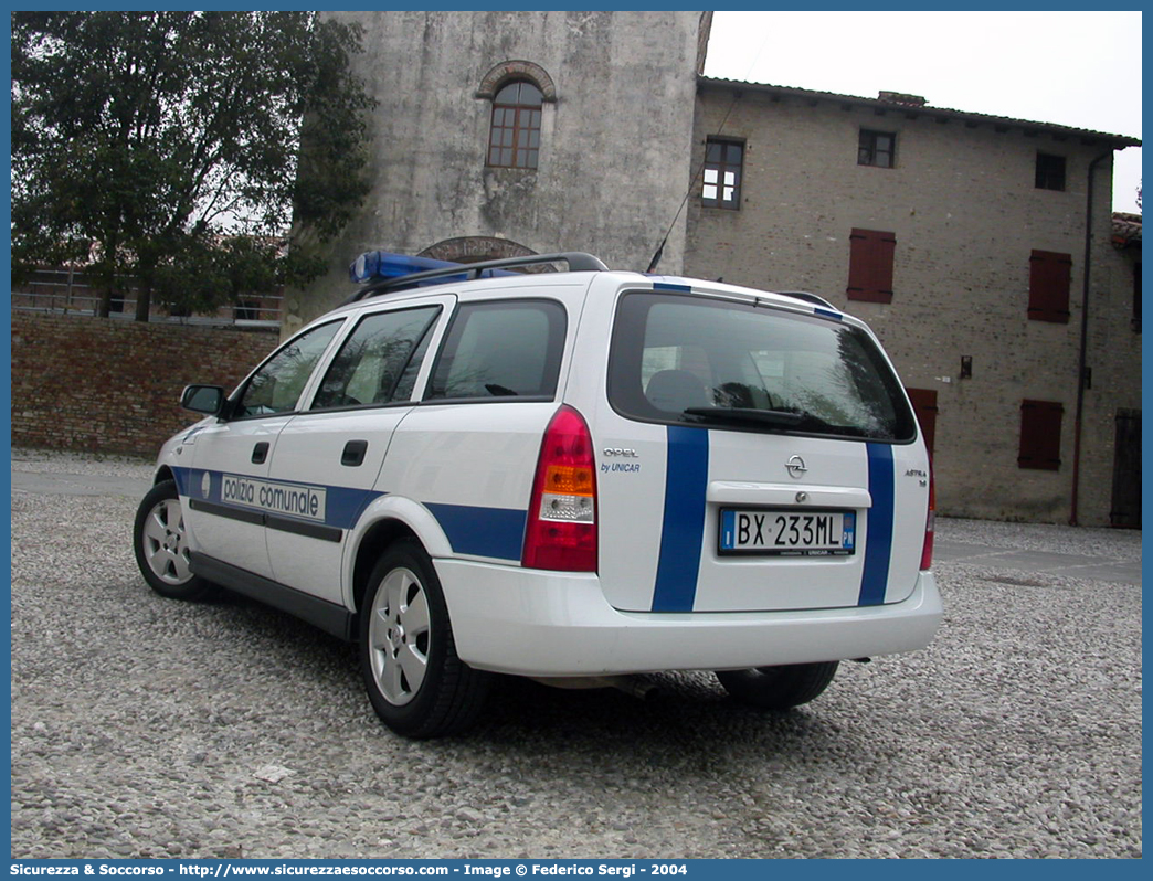 -
Polizia Comunale
Comune di Sesto al Reghena
Opel Astra Station Wagon IV serie
Parole chiave: Polizia;Locale;Comunale;Municipale;Sesto;Reghena;Opel;Astra;Station;Wagon