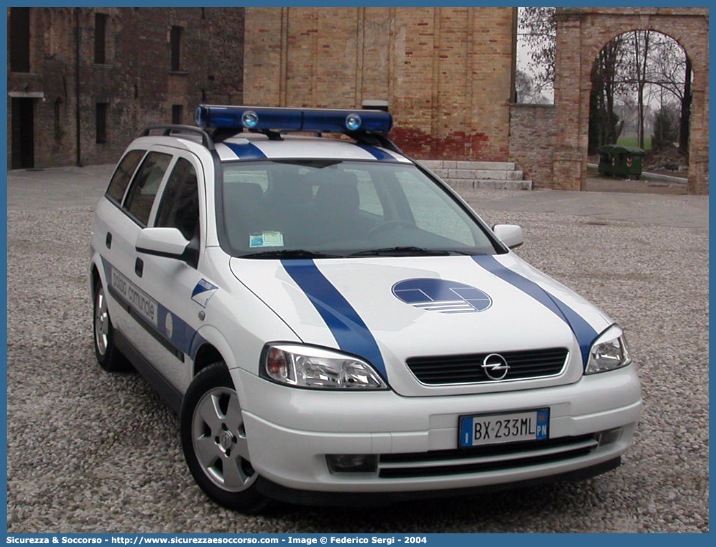 -
Polizia Comunale
Comune di Sesto al Reghena
Opel Astra Station Wagon IV serie
Parole chiave: Polizia;Locale;Comunale;Municipale;Sesto;Reghena;Opel;Astra;Station;Wagon