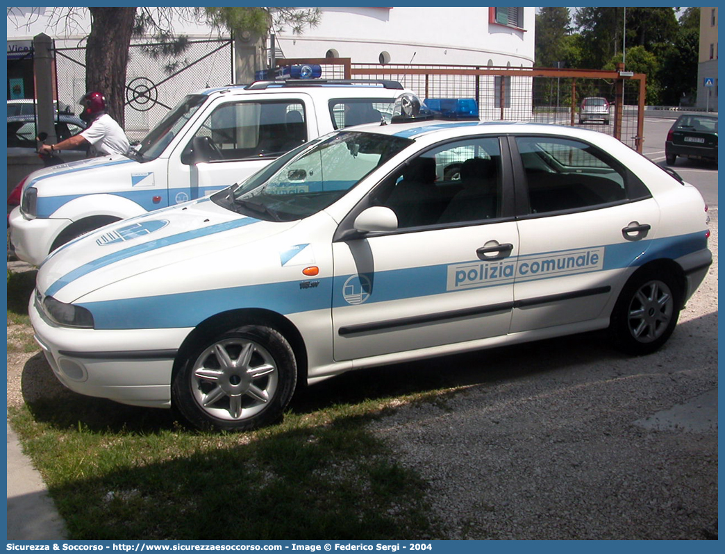 -
Polizia Comunale
Comune di Cordenons
Fiat Brava
Parole chiave: Polizia;Locale;Comunale;Municipale;Cordenons;Fiat;Brava