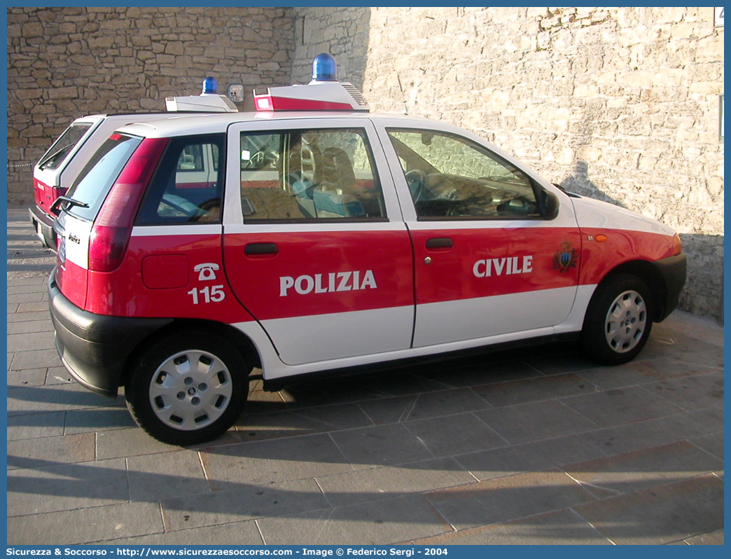 -
Repubblica di San Marino
Polizia Civile
Fiat Punto I serie
Parole chiave: Repubblica;San Marino;RSM;R.S.M.;Polizia Civile;Fiat;Punto