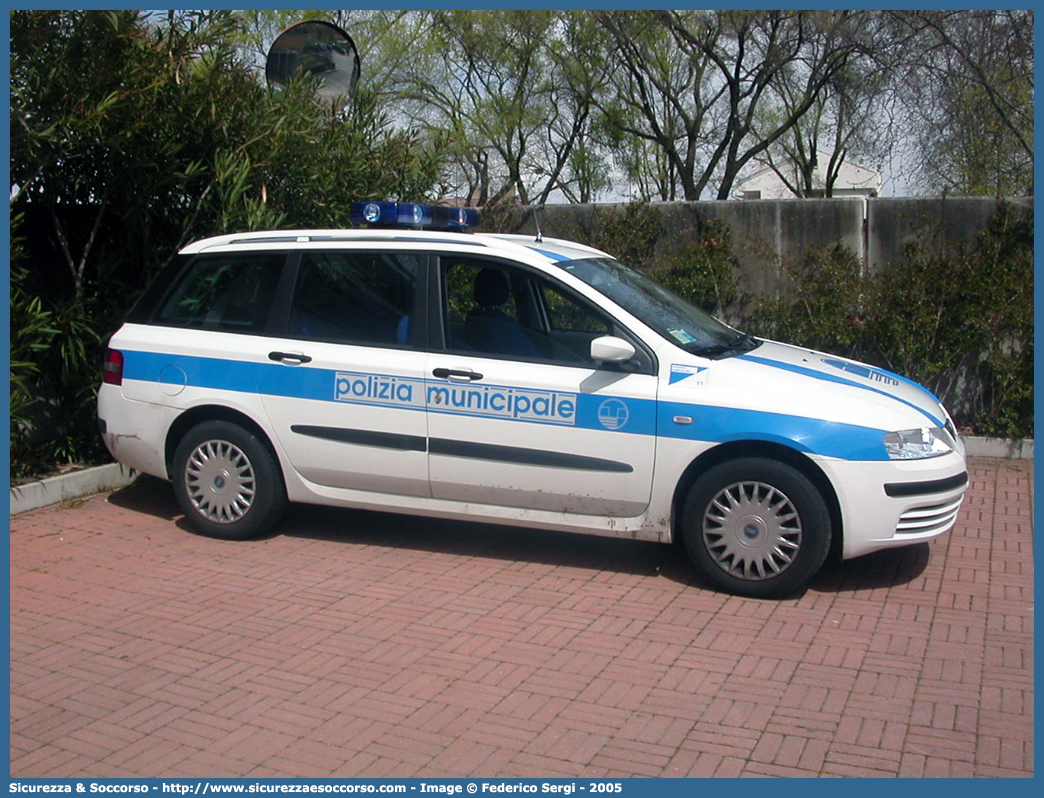 -
Polizia Municipale
Comune di Lignano Sabbiadoro
Fiat Stilo Multiwagon I serie
Parole chiave: Polizia;Locale;Comunale;Municipale;Lignano;Sabbiadoro;Fiat;Stilo;Multiwagon