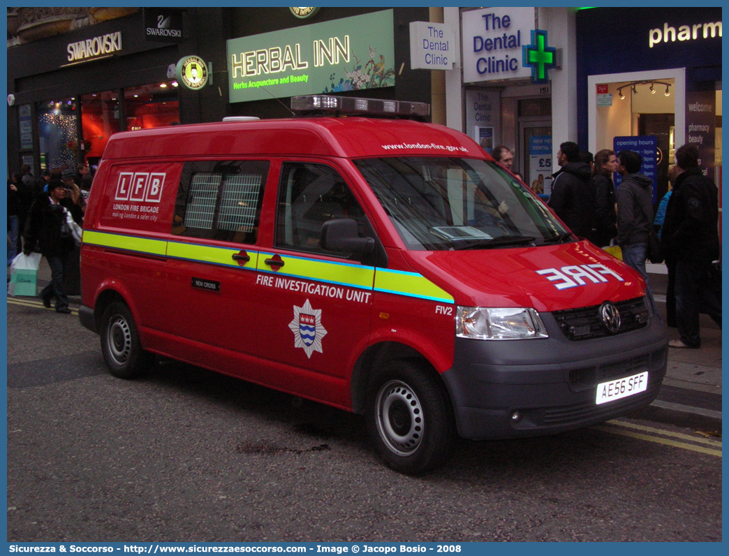 FIV8
United Kingdom of Great Britain and Northern Ireland
London Fire Brigade
Fire Investigation Unit
Volkswagen Transporter T5
Parole chiave: United;Kingdom;Great;Britain;Northern;Ireland;London;Fire;Brigade;Investigation;Unit;Volkswagen;Transporter;T5