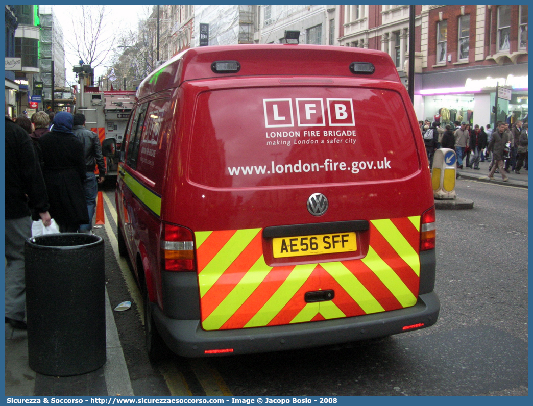 FIV8
United Kingdom of Great Britain and Northern Ireland
London Fire Brigade
Fire Investigation Unit
Volkswagen Transporter T5
Parole chiave: United;Kingdom;Great;Britain;Northern;Ireland;London;Fire;Brigade;Investigation;Unit;Volkswagen;Transporter;T5