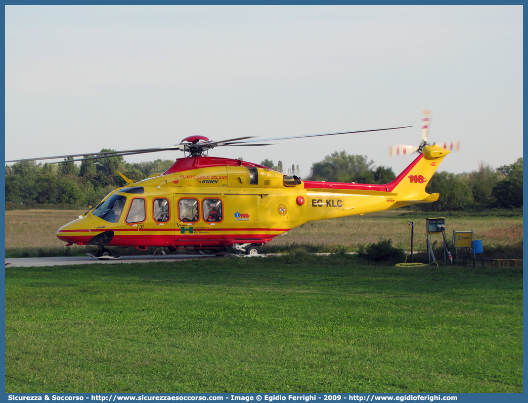 EC-KLC
118 Regione Lombardia
AgustaWestland AW139
Base di Milano
Parole chiave: 118;SSUEm;S.S.U.Em.;AREU;A.R.E.U.;Lombardia;Bresso;Milano;AgustaWestland;Agusta;Westland;AB139;139;EC-KLC;Elicottero;Elisoccorso