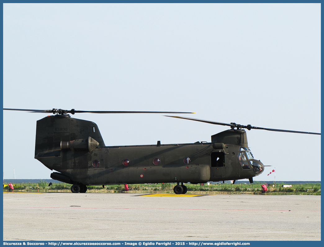 MM81231 EI-830
Esercito Italiano
Aviazione dell'Esercito
Boeing CH-47C Chinook
Parole chiave: EI;E.I.;Esercito;Italiano;Aviazione;Boeing;CH-47C;CH47;Chinook