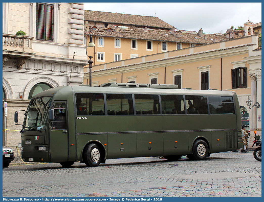 EI 951DE
Esercito Italiano
Iveco 370S Turbo
attrezzato per il trasporto diversamente abili
