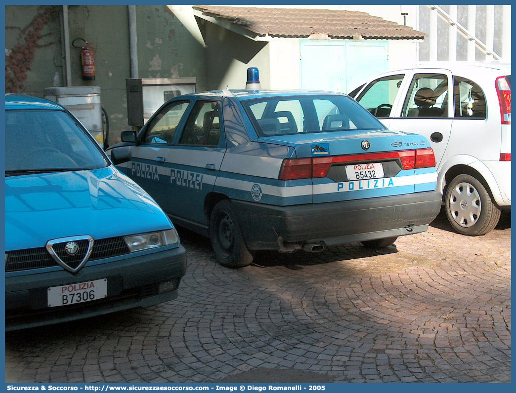 Polizia B7306 Polizia B5432
Polizia di Stato
Questura di Bolzano
Squadra Volante
Alfa Romeo 155
Parole chiave: Polizia di Stato;Polizia;PS;Squadra;Volante;Questura di Bolzano;Bolzano;Alfa;Romeo;155;B5432;B7306