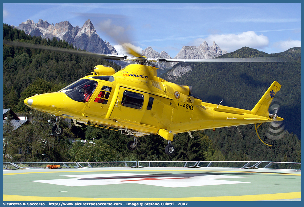 I-AGKL
118 Regione Veneto
Agusta A109K2
FALCO
Base di Pieve di Cadore (BL)
Parole chiave: 118;Veneto;Pieve;di;Cadore;Belluno;Agusta;A109;A;109;I-AGKL;Falco;Elicottero;Elisoccorso