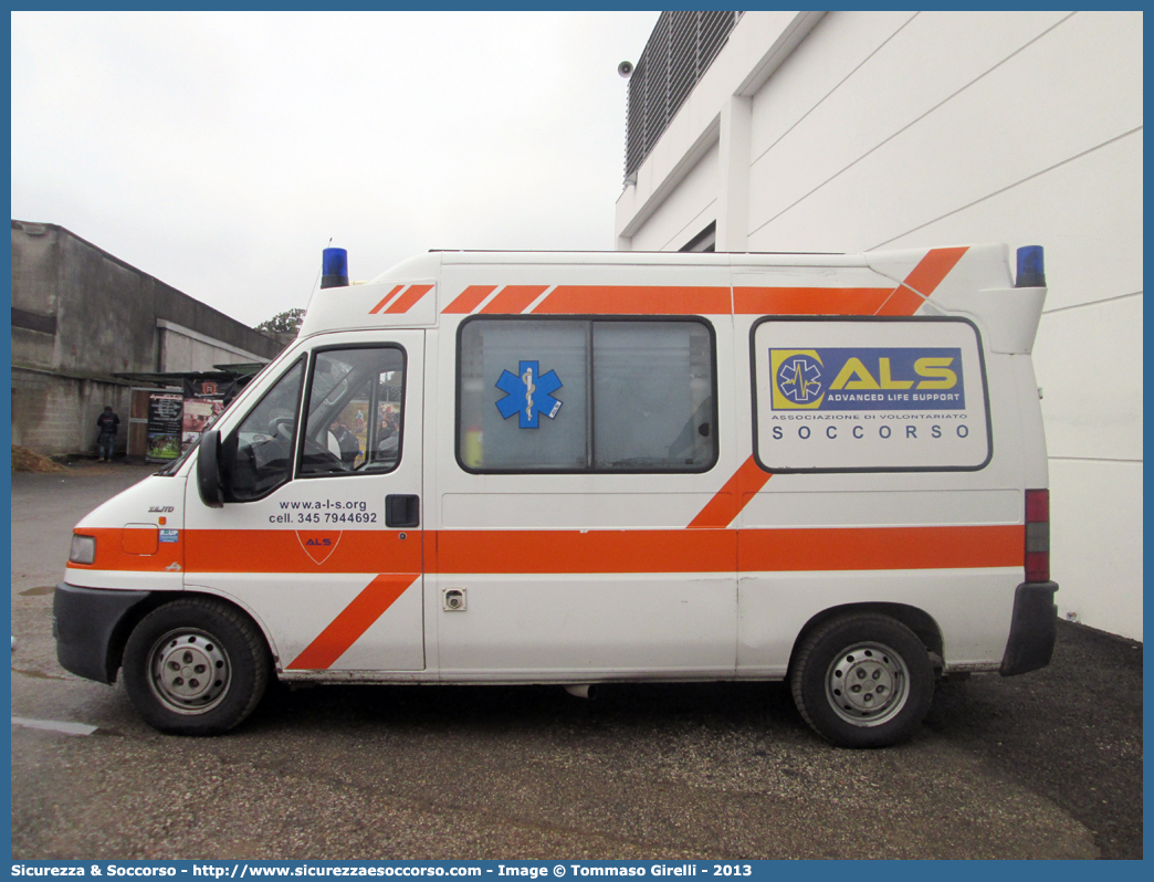 2
ALS Soccorso Onlus
Fiat Ducato II serie
Allestitore Aricar S.p.A.
Parole chiave: ALS;Soccorso;Fiat;Ducato;Ambulanza;Aricar