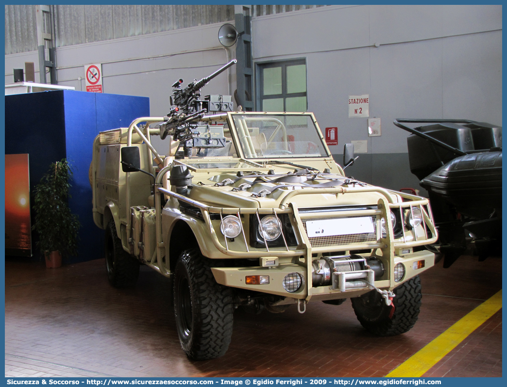 -
United Kingdom of Great Britain and Northern Ireland
British Army
Jankel Al-Thalab 
Long Range Patrol Vehicle
Parole chiave: United;Kingdom;Great;Britain;Northern;Ireland;British;Army;Jankel;Al-Thalab;Al;Thalab;Long;Range;Patrol;Vehicle;LRPV