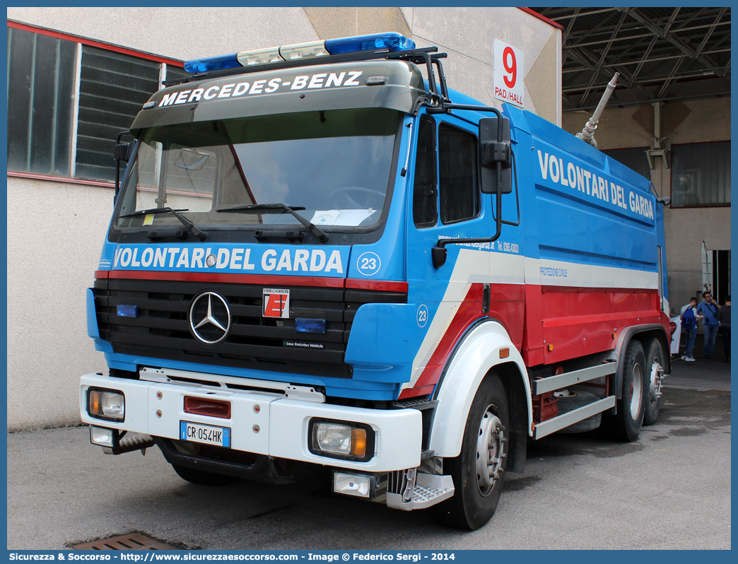 23
Volontari del Garda
Mercedes Benz 3538
Parole chiave: Volontari;Garda;Protezione;Civile;Mercedes Benz;3538