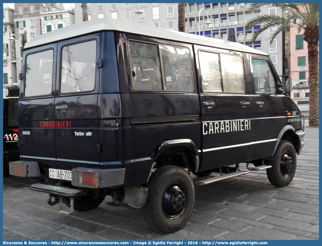 CC AB707
Arma dei Carabinieri
Battaglioni Mobili
Iveco TurboDaily 40-10 4x4 II serie
Parole chiave: CC;C.C.;Arma;dei;Carabinieri;Battaglioni;Battaglione;Mobili;Mobile;Iveco;TurboDaily;Daily;40-10;4x4;40.10;40;10;Ordine;Pubblico