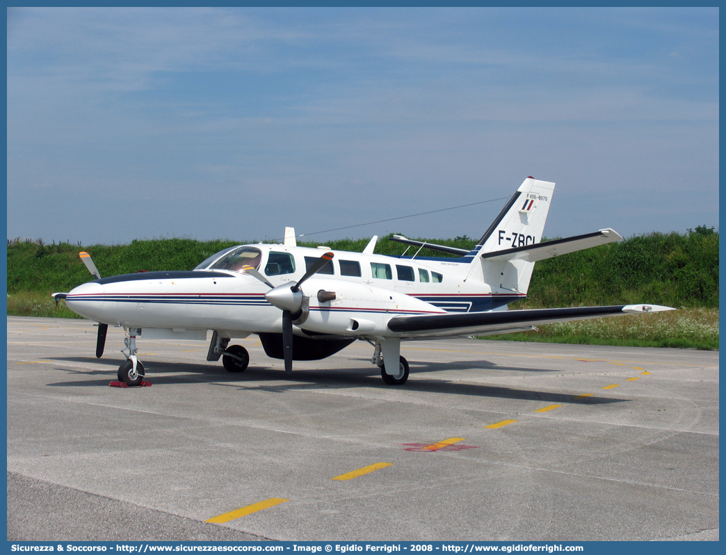 F-ZBCI
République Française
Douanes
Reims-Cessna F406 Vigilant
Parole chiave: Repubblica;Francese;République;Française;Douanes;Renault;Kangoo;Reims;Cessna;F406;Vigilant;F-ZBCI;ZBCI