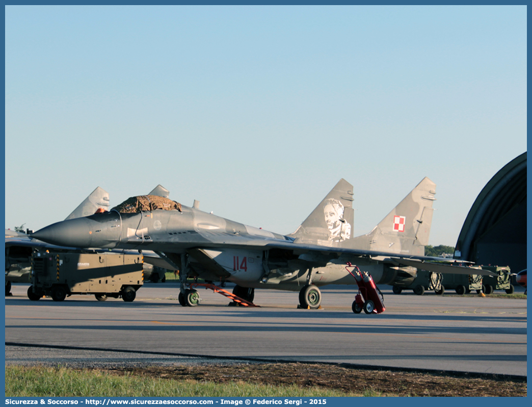 114
Rzeczpospolita Polska
Siły Powietrzne
MiG 29
Eugeniusz Horbaczewski emblem
Parole chiave: Repubblica;di;Polonia;Rzeczpospolita;Polska;Siły;Powietrzne;MiG;29;Eugeniusz;Horbaczewski