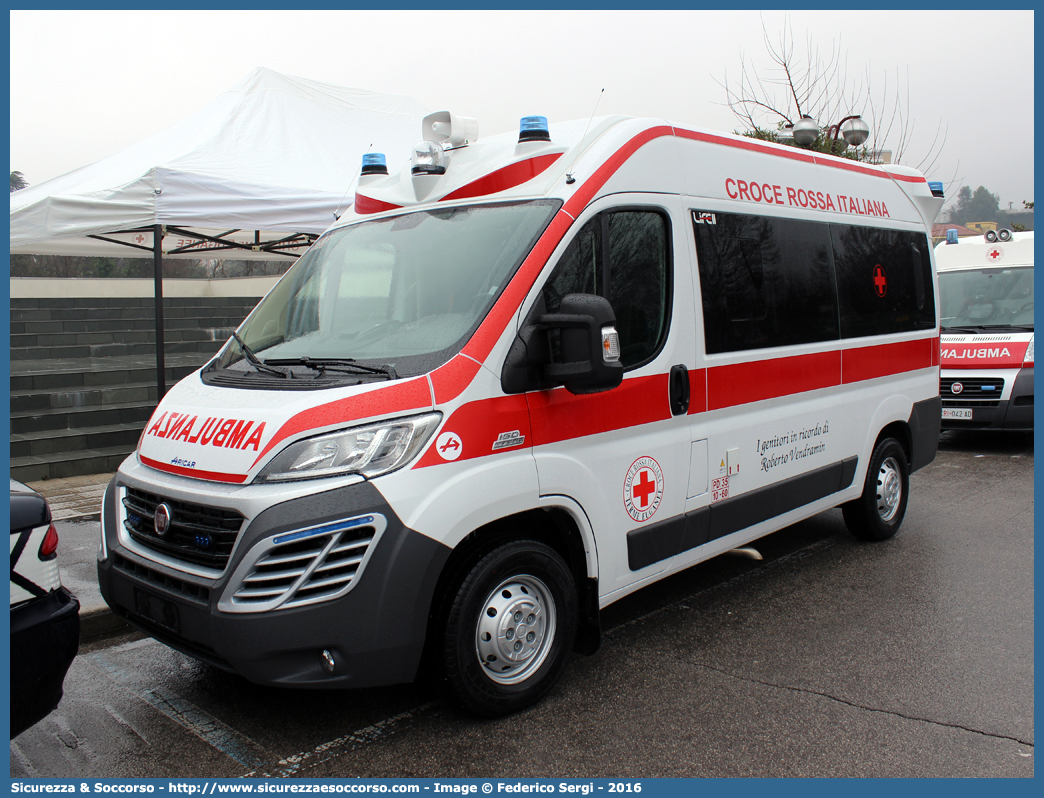 CRI 245AE
Croce Rossa Italiana
Terme Euganee (PD)
Fiat Ducato III serie restyling
Allestitore Aricar S.p.A.
Parole chiave: Croce;Rossa;Italiana;CRI;C.R.I.;Ambulanza;Fiat;Ducato;X290;Terme;Euganee;Aricar