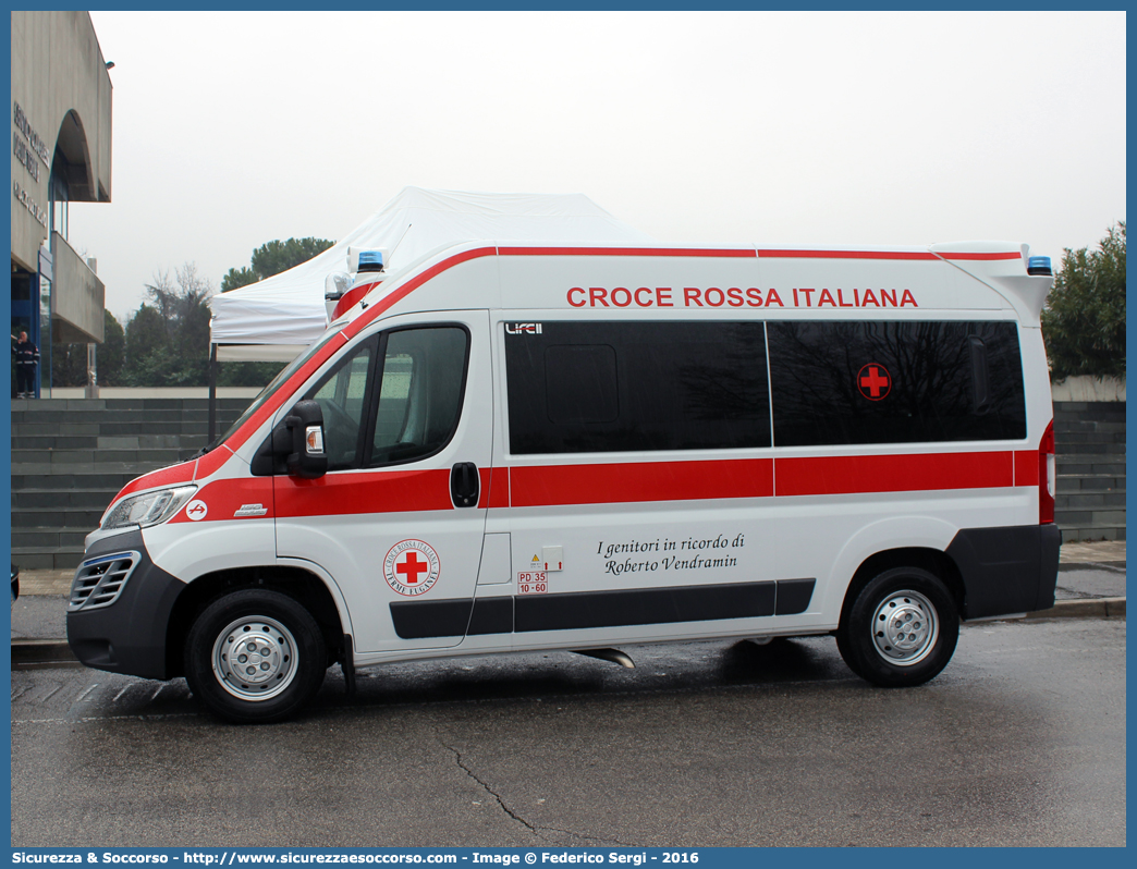 CRI 245AE
Croce Rossa Italiana
Terme Euganee (PD)
Fiat Ducato III serie restyling
Allestitore Aricar S.p.A.
Parole chiave: Croce;Rossa;Italiana;CRI;C.R.I.;Ambulanza;Fiat;Ducato;X290;Terme;Euganee;Aricar