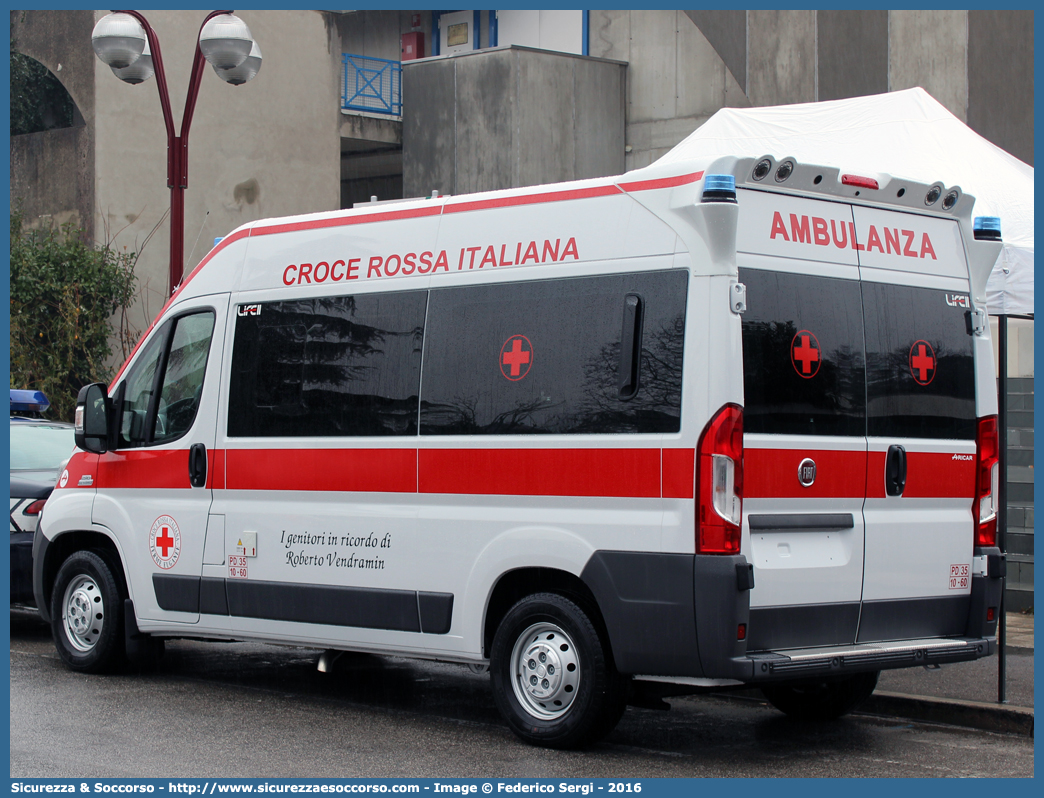 CRI 245AE
Croce Rossa Italiana
Terme Euganee (PD)
Fiat Ducato III serie restyling
Allestitore Aricar S.p.A.
Parole chiave: Croce;Rossa;Italiana;CRI;C.R.I.;Ambulanza;Fiat;Ducato;X290;Terme;Euganee;Aricar