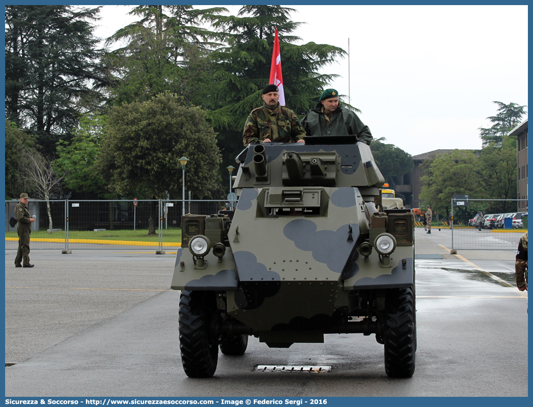 C.F. 60022
Canadian Army
Armée Canadienne
General Motors Fox Armoured Car CMP
Parole chiave: Canadian;Army;Armée;Canadienne;General;Motors;Fox;Armoured;Car;CMP