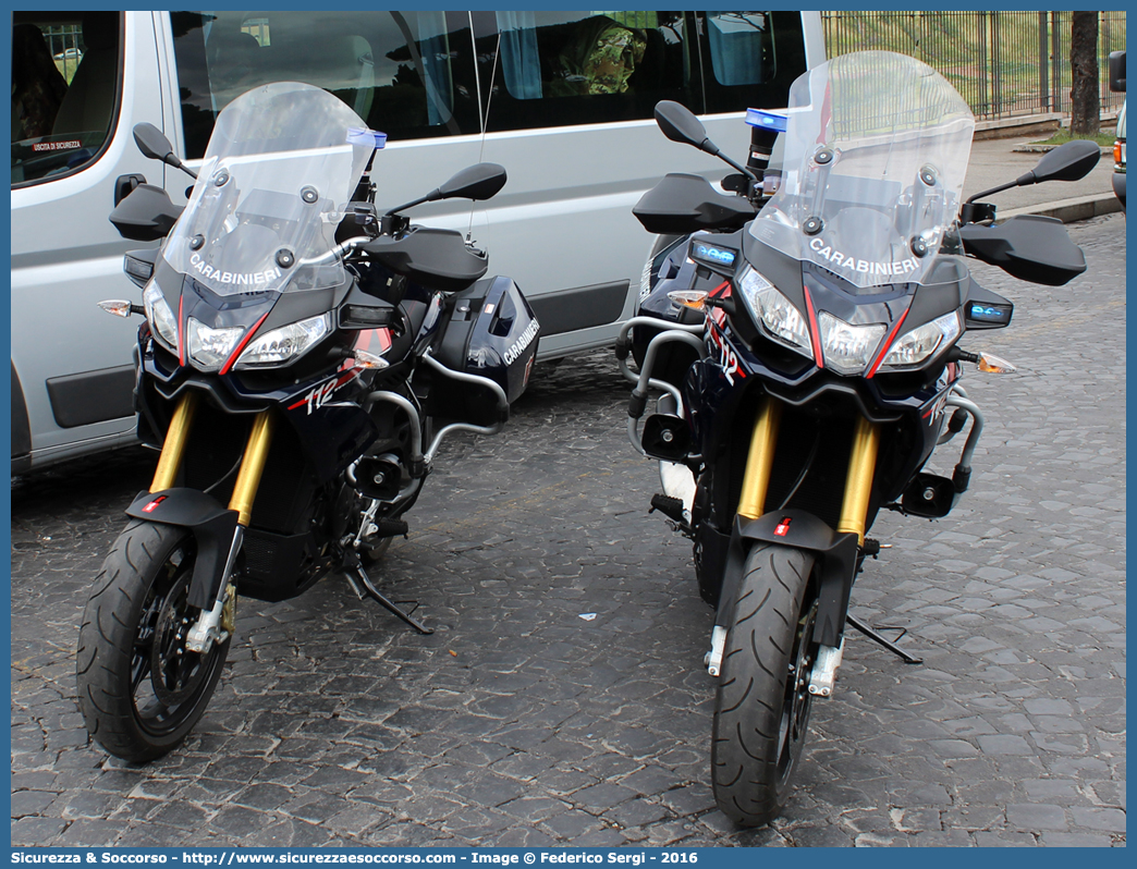 CC A4870 e CC A4874
Arma dei Carabinieri
Aprilia Caponord 1200 II serie
Parole chiave: CC;C.C.;Arma;dei;Carabinieri;Radiomobile;Aprilia;Caponord;1200