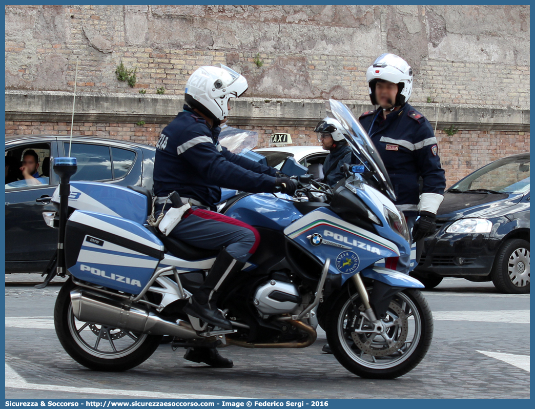 -
Polizia di Stato
Polizia Stradale
Bmw R1200RT III serie
Allestitore Carrozzeria Marazzi S.r.l.
Parole chiave: PS;P.S.;Polizia;di;Stato;Stradale;BMW;R1200;RT;R;1200;RT;R;RT;Marazzi