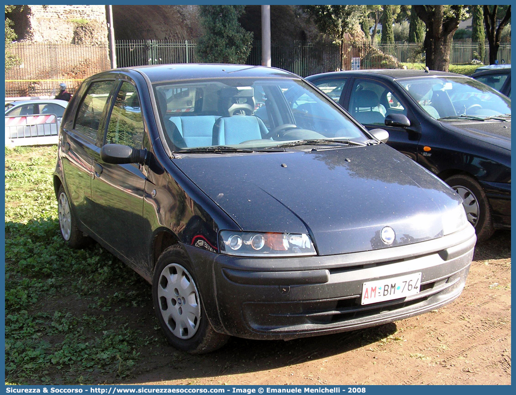 AM BM764
Aeronautica Militare Italiana
Fiat Punto II serie
Parole chiave: A.M.;A.M.I.;AM;AMI;Aeronautica;Militare;Italiana;Fiat;Punto