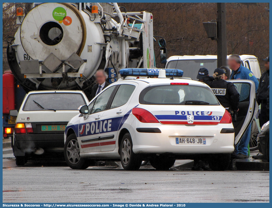 -
République Française
Police Nationale
Peugeot 308 I generation
Parole chiave: Repubblica;Francese;République;Française;Police;Nationale;Polizia;Nazionale;Peugeot;308