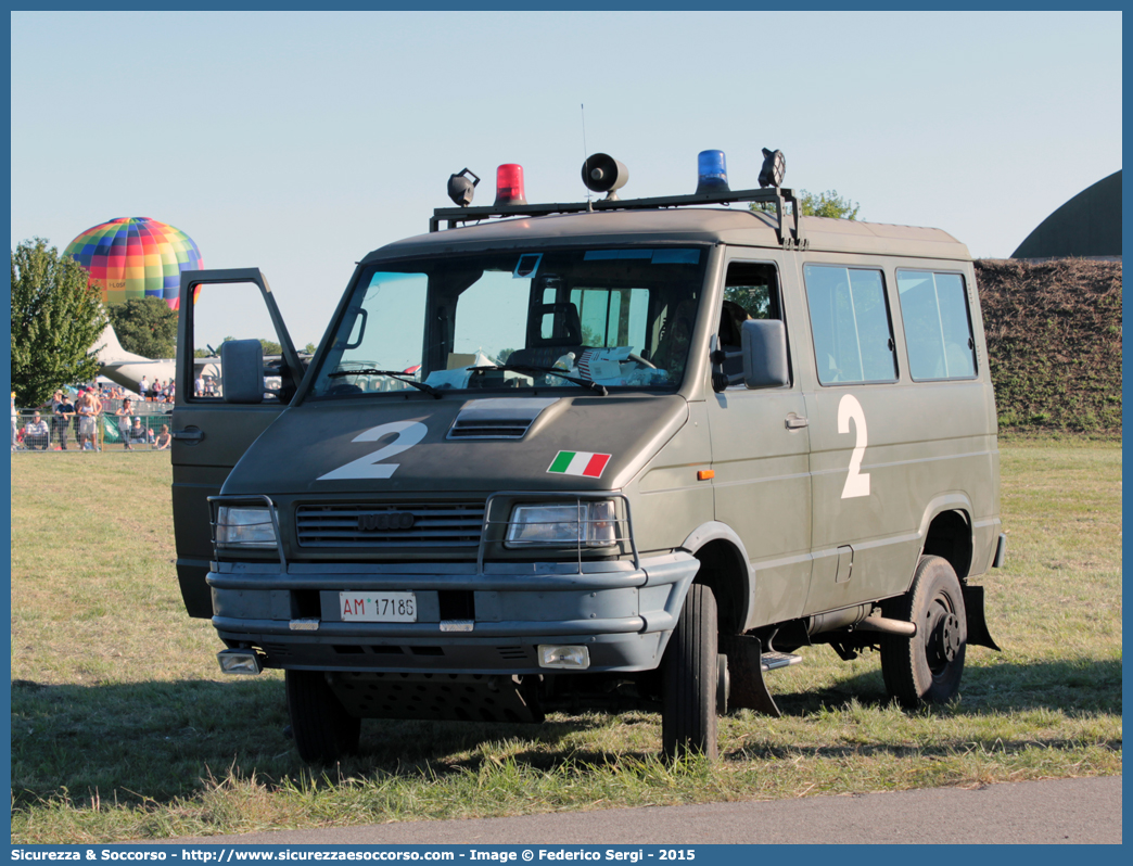 AM 17186
Aeronautica Militare Italiana
Servizio Antincendio
Iveco Daily 35-10 4x4 II serie
Parole chiave: A.M.I.;AMI;Aeronautica;Militare;Italiana;Servizio;Antincendio;Iveco;Daily;35-10;35.10;35;10;4x4