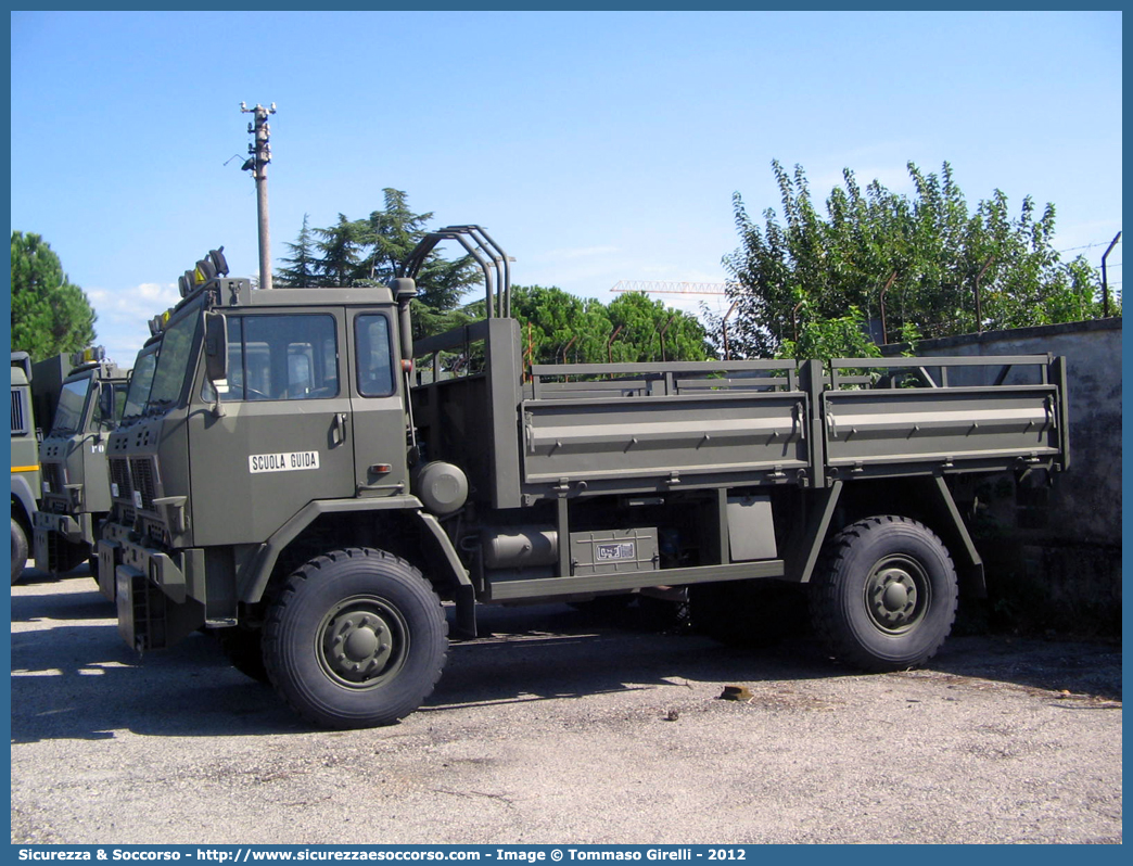 AM 21922
Aeronautica Militare Italiana
Iveco ACM80
Parole chiave: AMI;A.M.I.;Aeronautica;Militare;Italiana;Iveco;ACM;80;21922