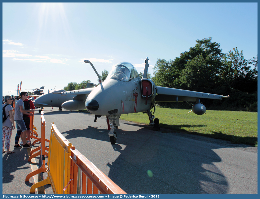 MM55049 / 51-83
Aeronautica Militare Italiana
Aeritalia Macchi Experimental AMX "Ghibli"
Parole chiave: A.M.I.;AMI;Aeronautica;Militare;Italiana;Aeritalia;Macchi;Experimental;AMX;Ghibli