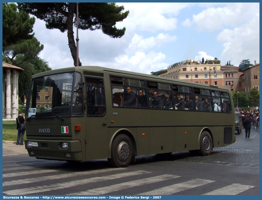 AM 5995
Aeronautica Militare Italiana
Iveco 370S
Parole chiave: AMI;A.M.I.;Aeronautica;Militare;Italiana;Iveco;370