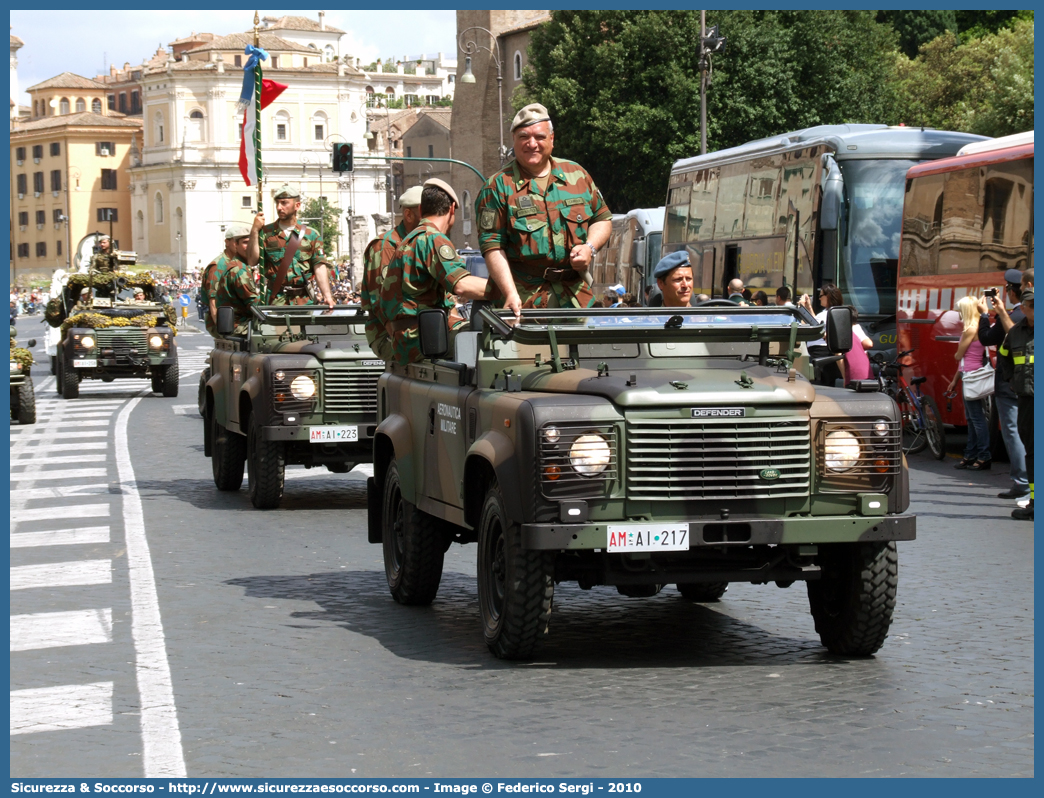 AM AI217
Aeronautica Militare Italiana
Land Rover Defender 90
Parole chiave: AMI;A.M.I.;Aeronautica;Militare;Italiana;Land;Rover;Defender;90;AI217