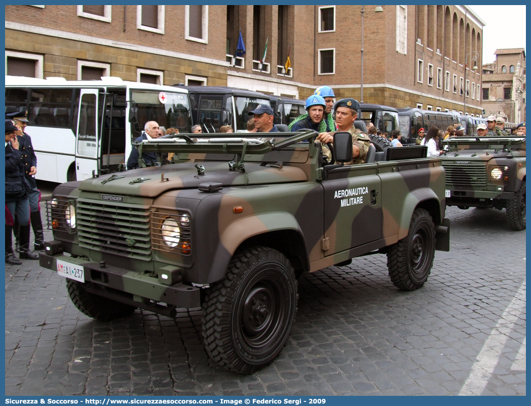 AM AI237
Aeronautica Militare Italiana
Land Rover Defender 90
Parole chiave: AMI;A.M.I.;Aeronautica;Militare;Italiana;Land;Rover;Defender;90;AI237